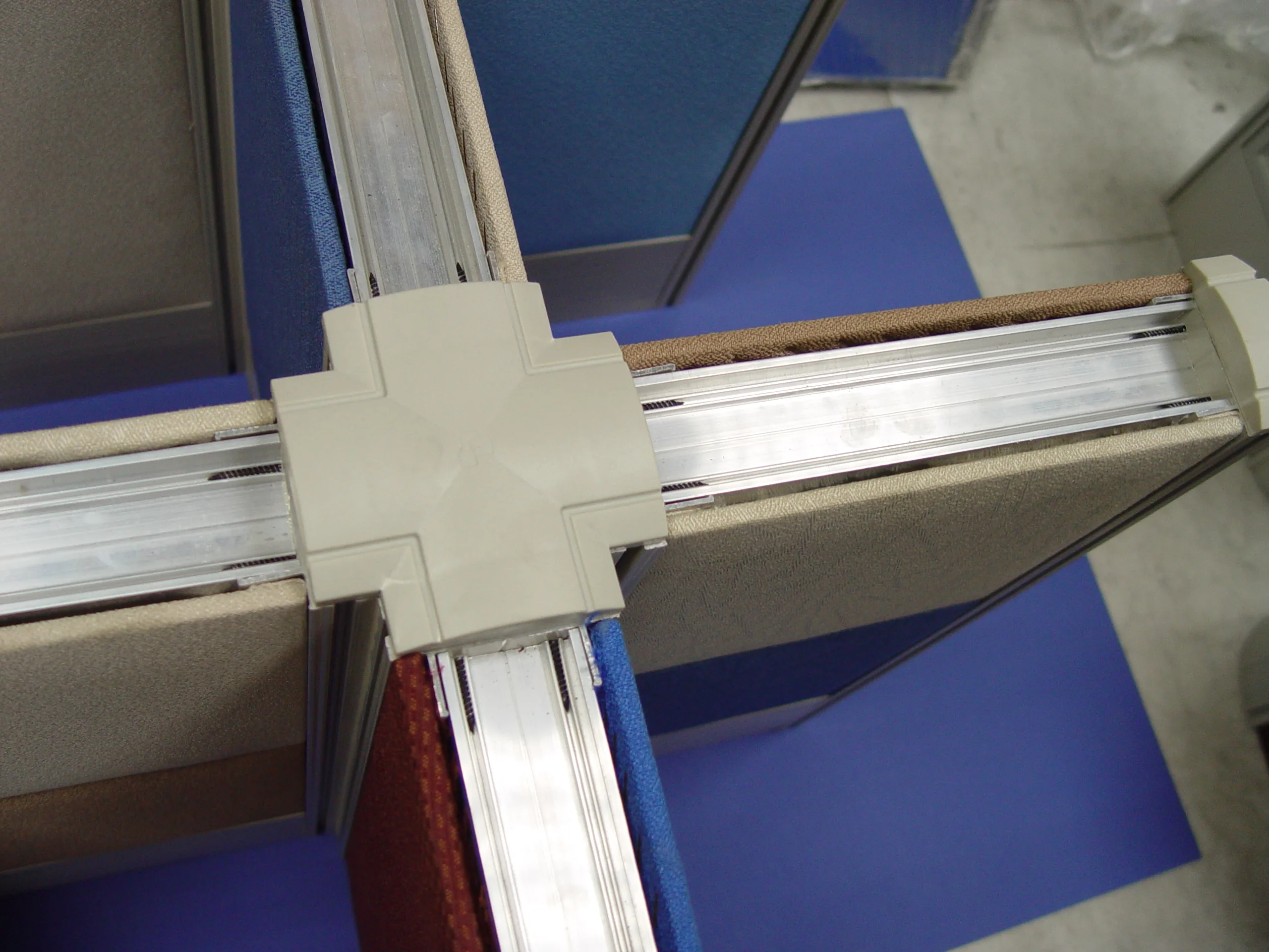 4 WAY PLASTIC COVER (2.48 THICKNESS-RAL.7044) - Way Plastic Cover 48 (view 2)